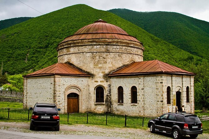 Sheki is a harmony of nature and architecture ( All inclusive ) - The early start and the road to Sheki