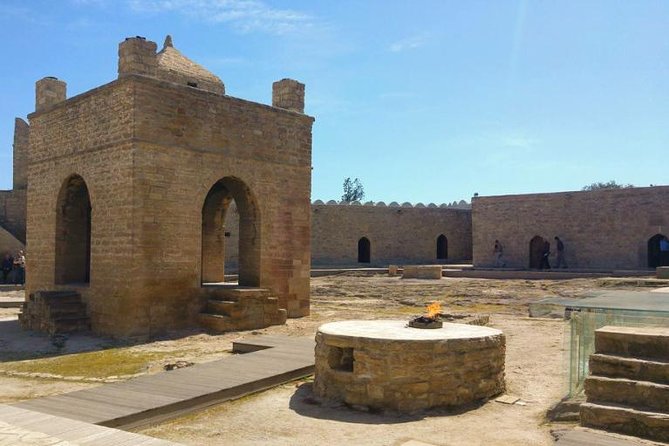 Small-Group Day Trip to Gobustan, Mud Volcanoes, Ateshgah & Yanar Dagh - Lunch divides the archaeological and fire-temple visits